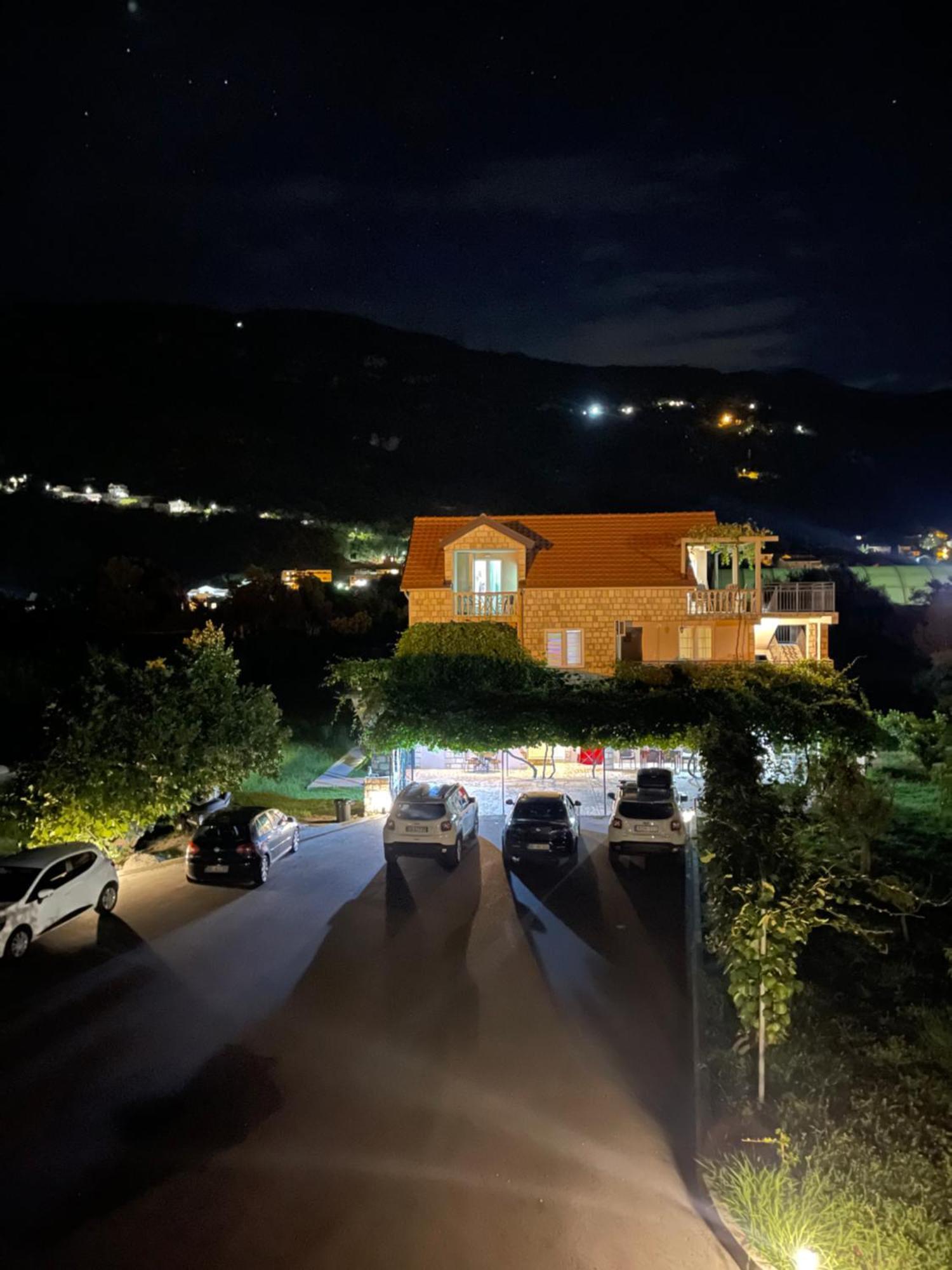 Apartmani Mendula Budva Eksteriør billede